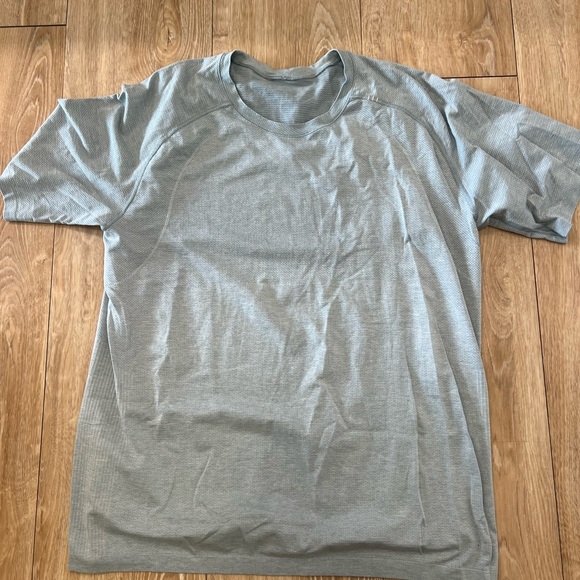 Lulu workout shirt XL - Picture 1 of 1